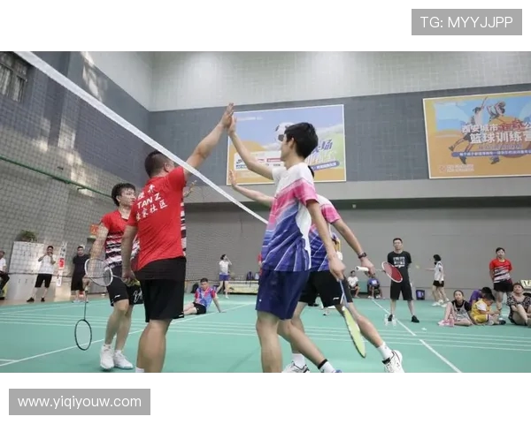 深圳羽毛球队的默契配合与战术探讨聚焦羽毛球运动的团队精神与合作技巧 深圳羽毛球队的默契配合与战术探讨聚焦羽毛球运动的团队精神与合作技巧