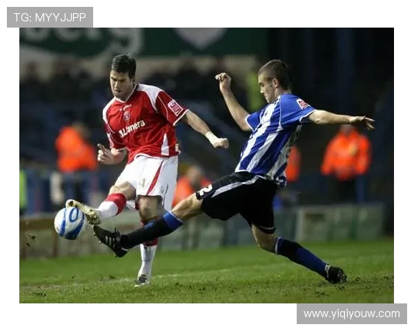 谢周三与查尔顿比赛因天气原因延期球迷期待新赛程安排