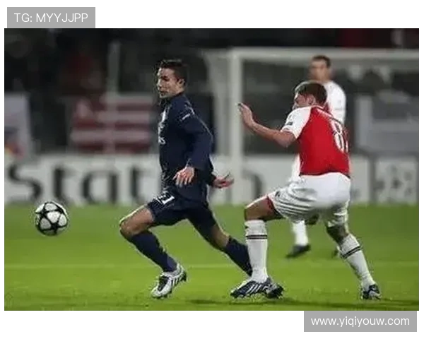 阿尔克马尔与皇家社会的激烈对决揭示足球战术的魅力与挑战